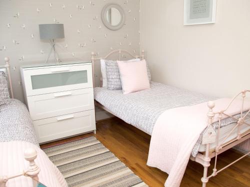 Seashell Cottage Morpeth - image 3