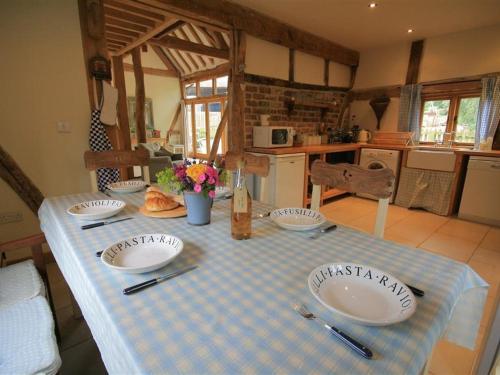 Whites Farm Barn in Ledbury