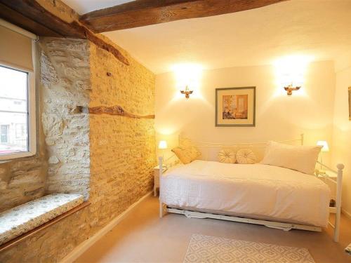 Pike Cottage STOW ON THE WOLD - image 13