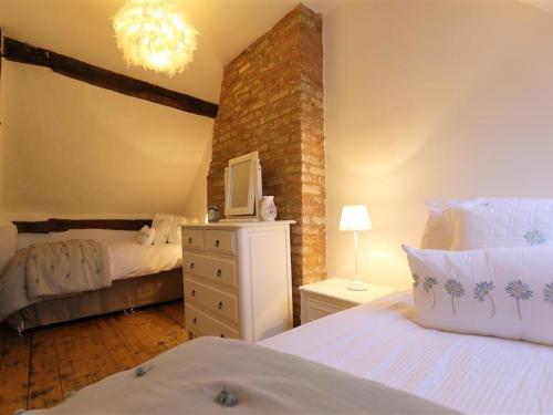 One Masons' Court STRATFORD UPON AVON - image 6