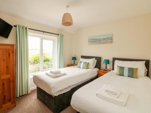 Bayview NEWQUAY - image 2