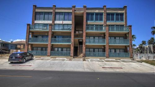 Two-Bedroom Apartment room in MORNINGBREEZE 1302 condo