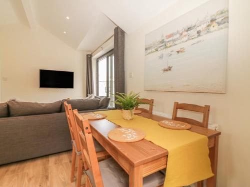 Harbour View Retreat Brixham - image 5