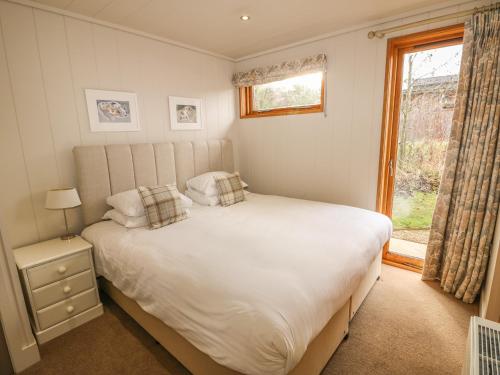 Hambleton Oakham - image 5