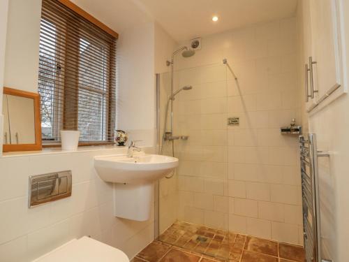 Shiers Farmhouse Skipton - image 8