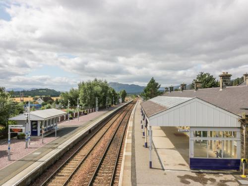Church View Kingussie - image 8