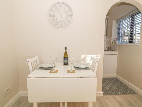 Holly Cottage - image 2
