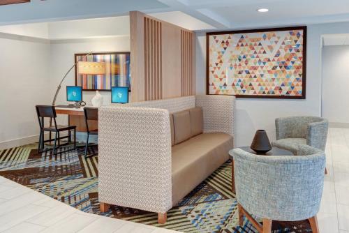 Holiday Inn Express & Suites West Long Branch - Eatontown