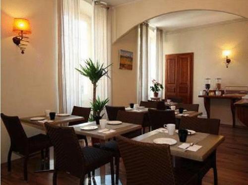 Restoran, Hotel Duc De Padoue in Corte