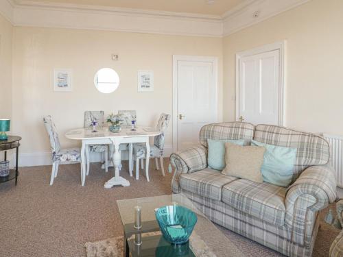 First Floor Flat - image 9