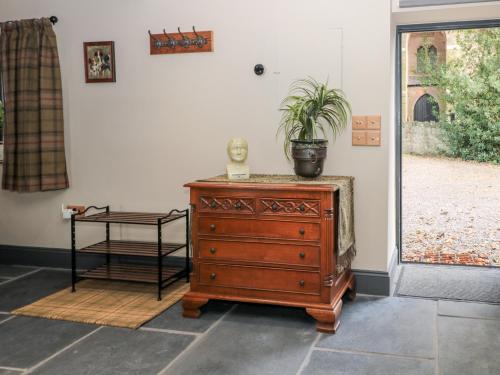Stable Cottage - image 2