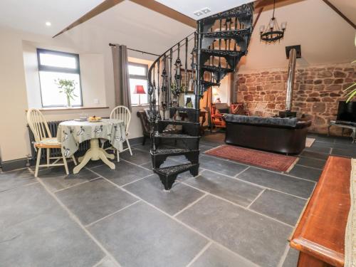Stable Cottage - image 9