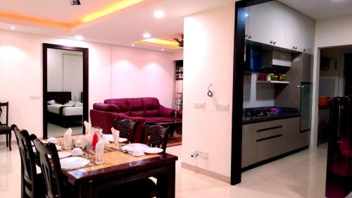 Deluxe AC Room in 3BHK Corporate service Aparment Manyata Tech Park