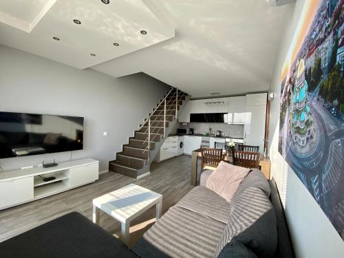 Beautiful City View Maisonette Apartment by Flat Mаnager, Sofia (Foto 8)