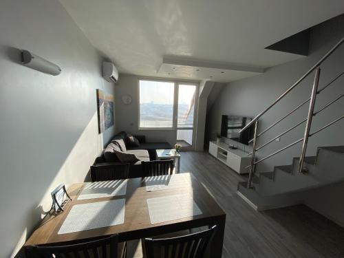 Beautiful City View Maisonette Apartment by Flat Mаnager, Sofia (Foto 4)