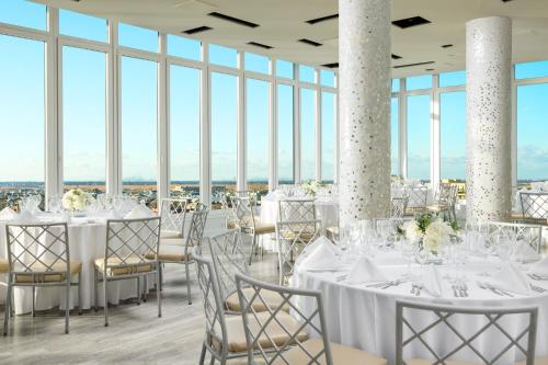 Restaurant, Allegria Hotel in Long Beach