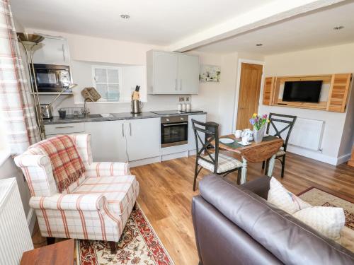 Half Acre Cottage Annexe - image 8