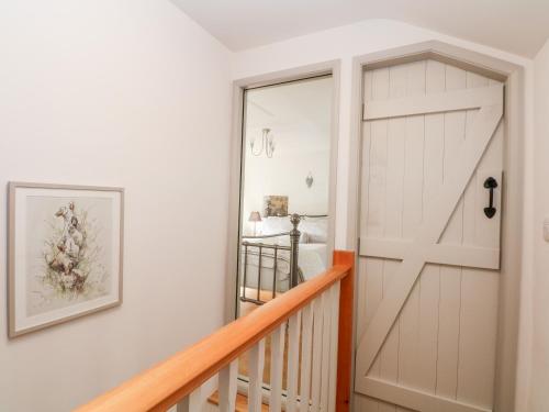 Church View Cottage - image 6