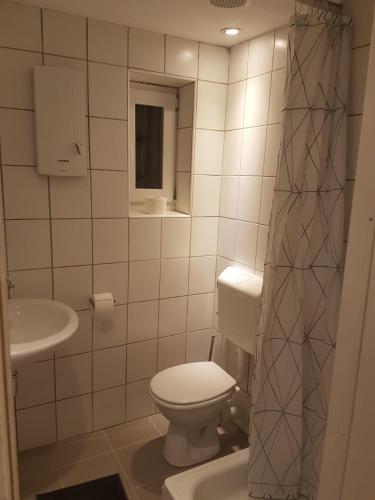 Fewo Be Happy! Kleiner Bungalow mit eigener Terrasse im Grunen! 5.5km von Pottum entfernt