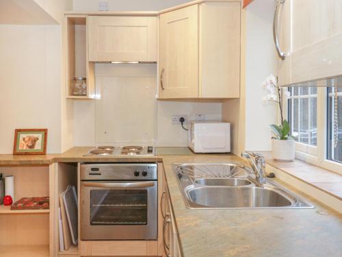 Corner Cottage - image 4