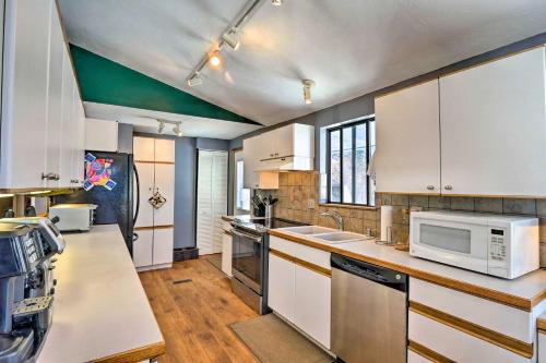 Cozy Retreat with Fireplace - Shuttle to Breck! - image 2