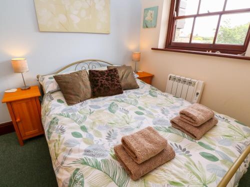 Mossley Cottage - image 4