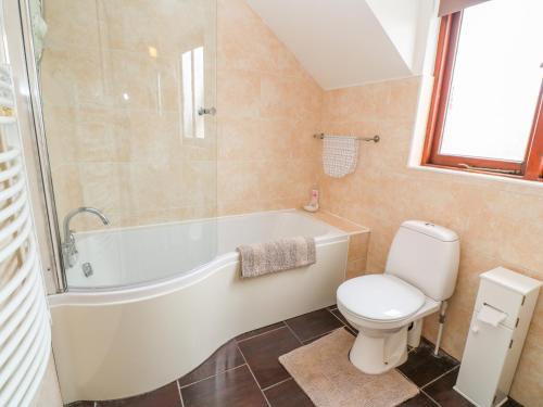 Mossley Cottage - image 14