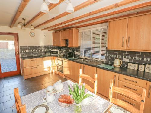 Little Brook Cottage - image 10
