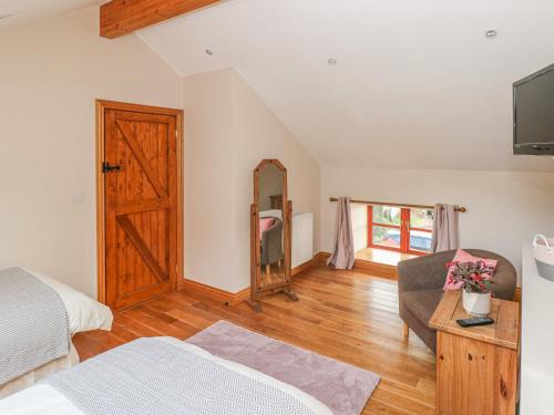 Little Brook Cottage - image 2
