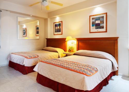 Hotel y Suites Nader, Канкун (фото 10)