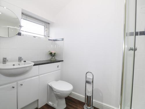8 Marina View - image 9