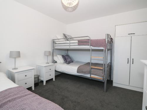 8 Marina View - image 11