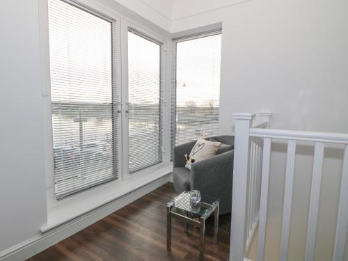 8 Marina View - image 14