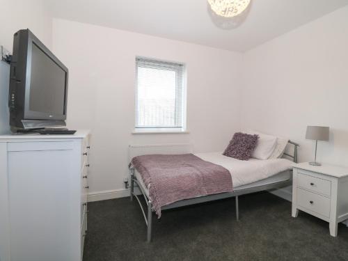8 Marina View - main image