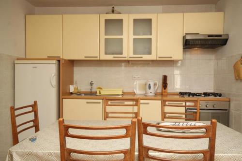 Apartment Tucepi 6901a