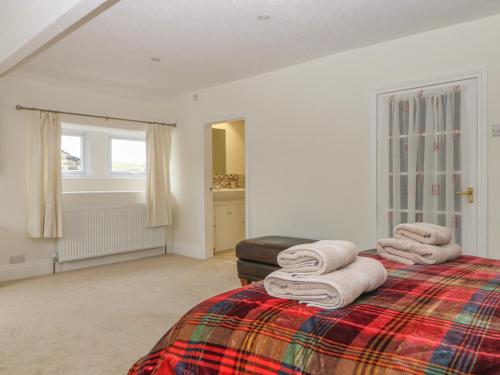 Park Road Apartment - image 4