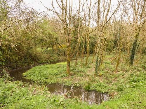 The Sanctuary in Мелоу