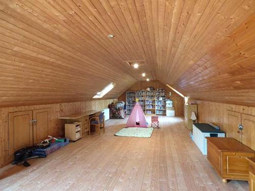 The Sanctuary in Мелоу