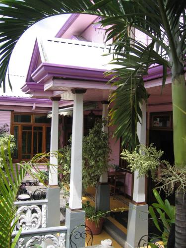 Garden, Hotel Fleur de Lys in San Jose