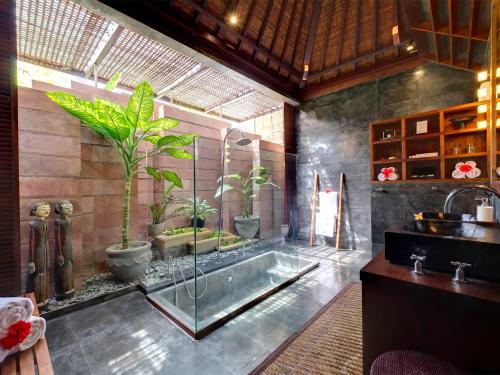 Raj Three-Bedroom Villa with Private Pool image 4