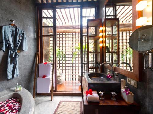 Raj Three-Bedroom Villa with Private Pool image 5