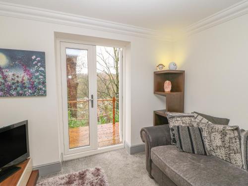 Sycamore Cottage - image 9