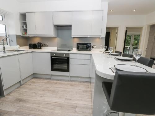 Apartment 3 - image 4