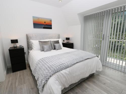 Apartment 3 - image 10