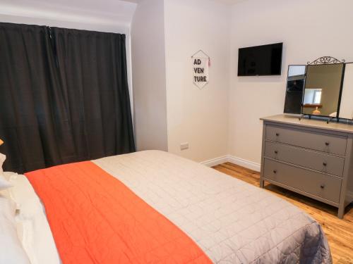 Glebe Cottage - image 13