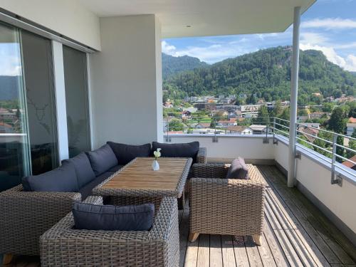  Luxus Penthouse Bregenz Feldmoos mit Whirlpool & riesen Terrasse, nahe Festspiele, Unterkunft in Bregenz
