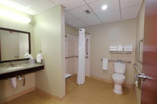 Holiday Inn Express Pittsburgh West - Greentree, an IHG Hotel