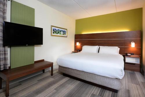 Holiday Inn Express & Suites Raleigh Durham Airport at RTP, an IHG Hotel