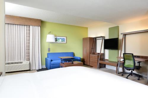 Holiday Inn Express & Suites Raleigh Durham Airport at RTP, an IHG Hotel