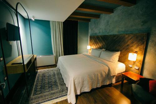 Hotel Cathedral - image 10